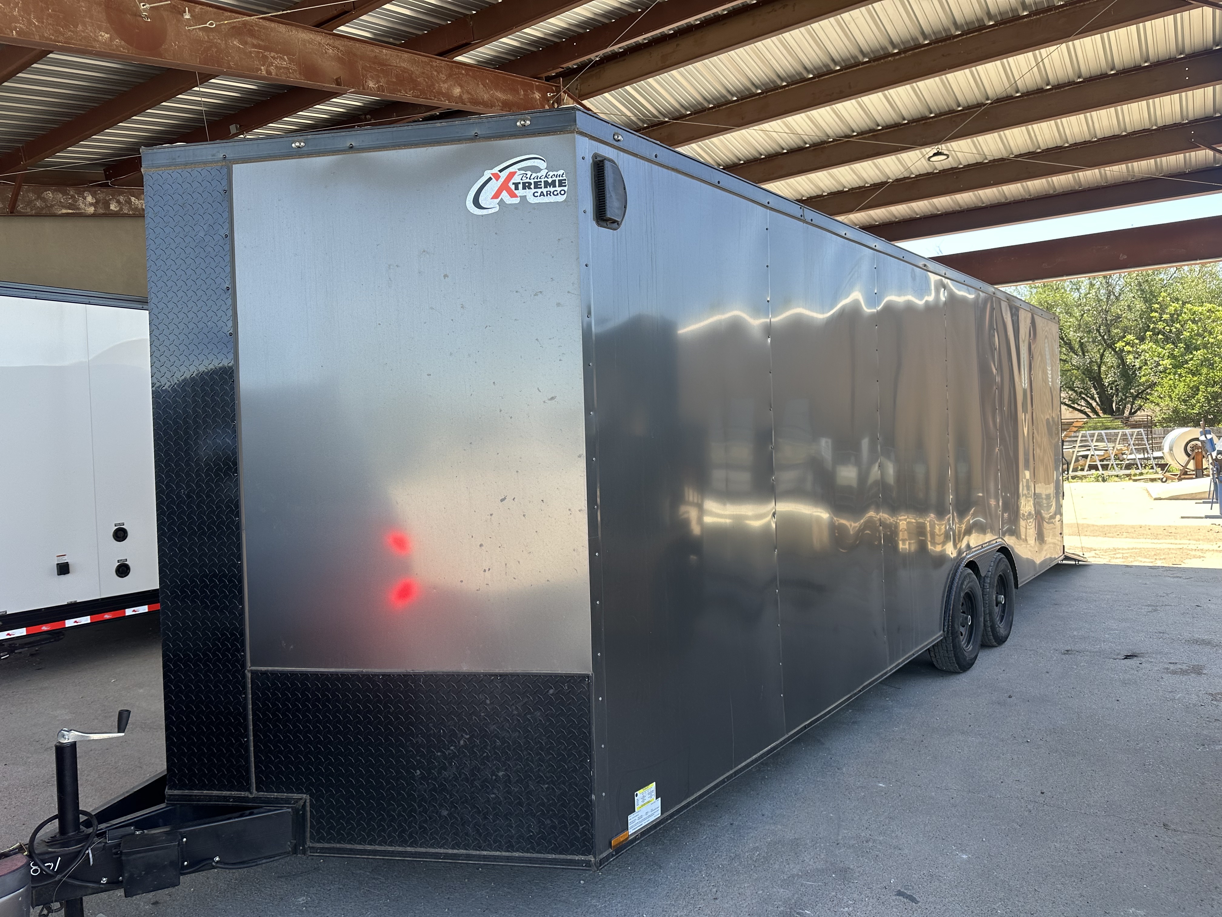 8.5x24 enclosed cargo trailer - Xtreme Cargo Blackout mega hauler enclosed trailer for rent in Justin TX